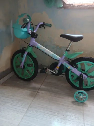 Vendo uma bicicleta infantil da flozer semi nova pouco usada