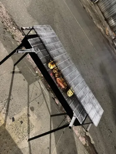 CHURRASQUEIRA 80x23 - PRONTA PARA O SEU CHURRASCO! ?