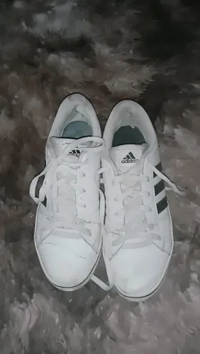 Tênis Adidas