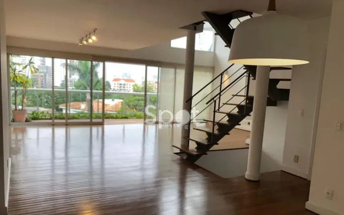 CASA EM CONDOMINIO FECHADO