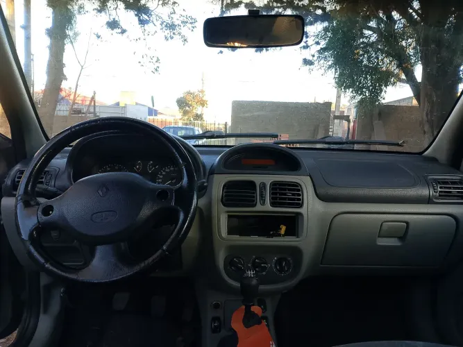 Renault Clio Sed. Privilège Hi-flex 1.6 16V 4P 2006