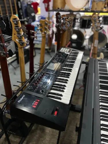 Teclado Roland FA-06 Workstation seminovo