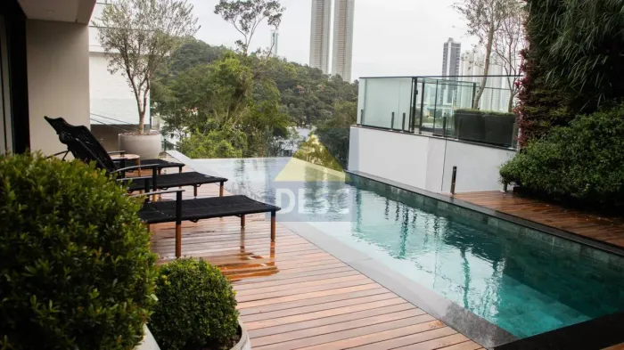 Casa à venda no Condomínio Bella Vista Club em Balneário Camboriú