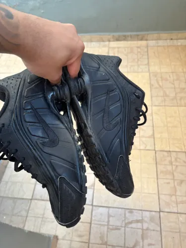 Tênis Nike shox