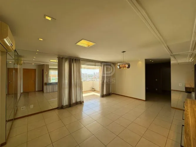 Apartamento com 3 Suítes no Edifício Torre de Valência