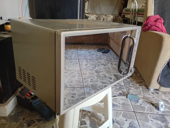 Microondas GE Inox Porta Espelhada