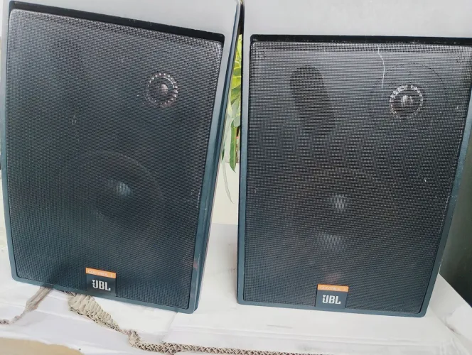 Caixas bokshelf JBL usadas em bom estado!