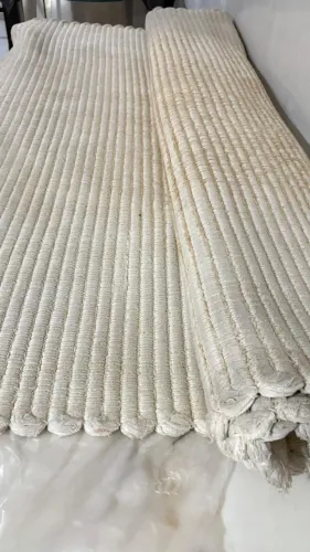 Tapete rústico de algodão trançado - grande (1,75m x 2,15m), peça antiga e elegante