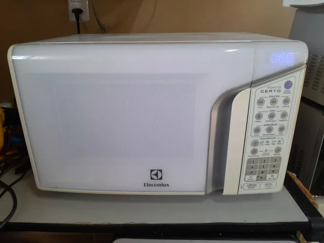 Microondas Electrolux 127v - 31Litros visor azul