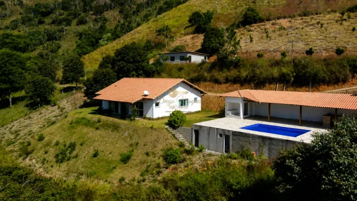 Casa para Venda em Teresópolis, Andradas, 2 dormitórios, 2 suítes, 4 banheiros, 2 vagas