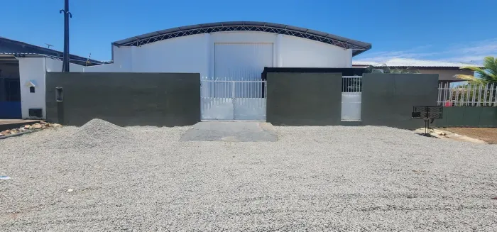 Aluga Excelente Galpão bem localizado no bairro São Vicente
