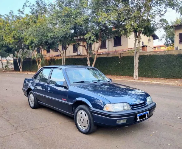 Chevrolet Monza GLS/ Hi-tech 2.0 EFI 2P E 4P 1995