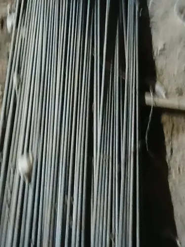 Vende-se 20 varas de ferro 3/8. A 30,00 reais a unidade