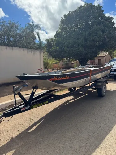 Barco 5m + carretinha.