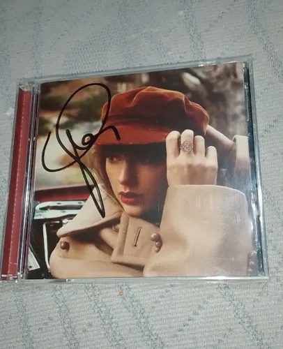 2 Cds Taylor Swift (autografados)