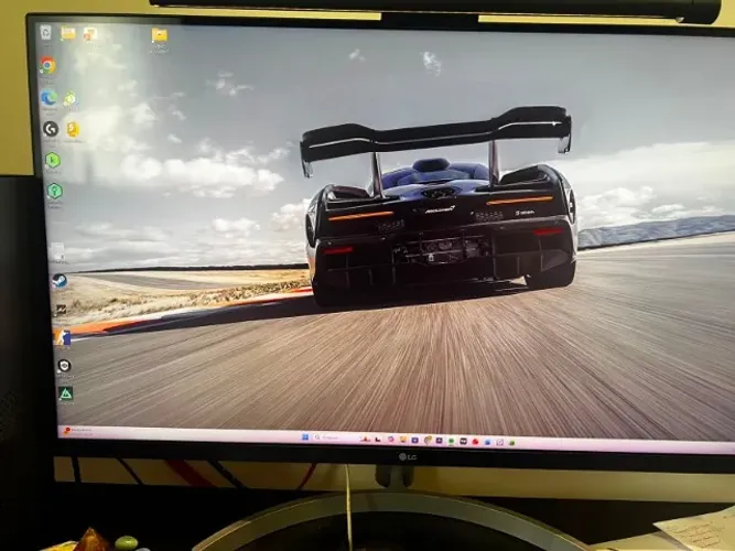 Monitor LG 31.5" LED UHD 4K, 60Hz, Freesync, HDMI, DisplayPort, Som Integrado, Branco