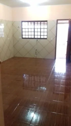 Aluga-se casa em Apucarana