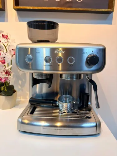 Cafeteira Espresso Oster Xpert Perfect Brew - 127V