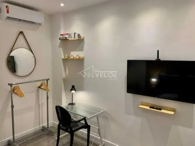 Kitnet/Conjugado : / Residencial / Centro