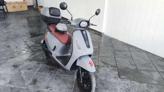 Owen 1000w com baú