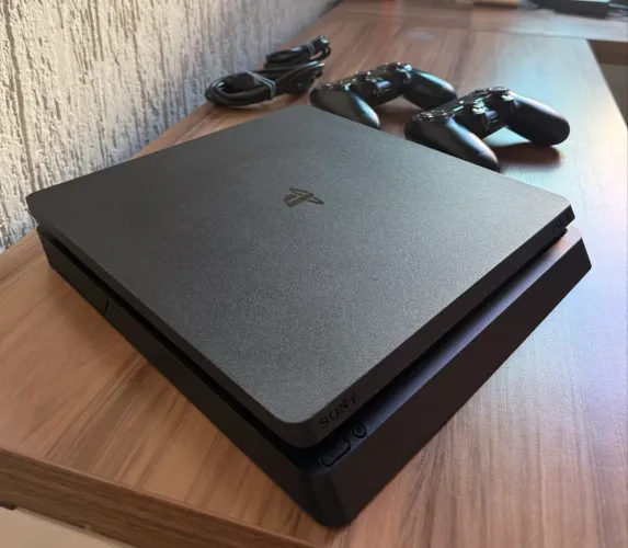 Ps4 Slim + 2 Controles Originais