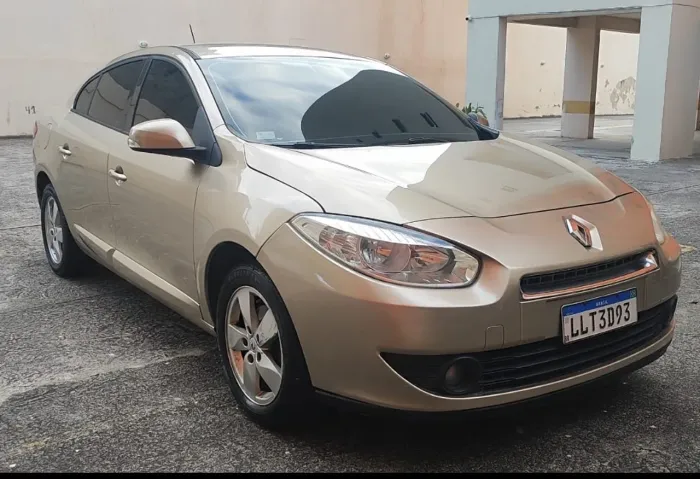 Renault Fluence Sed. Dynamique 2.0 16V Flex Aut. 2013