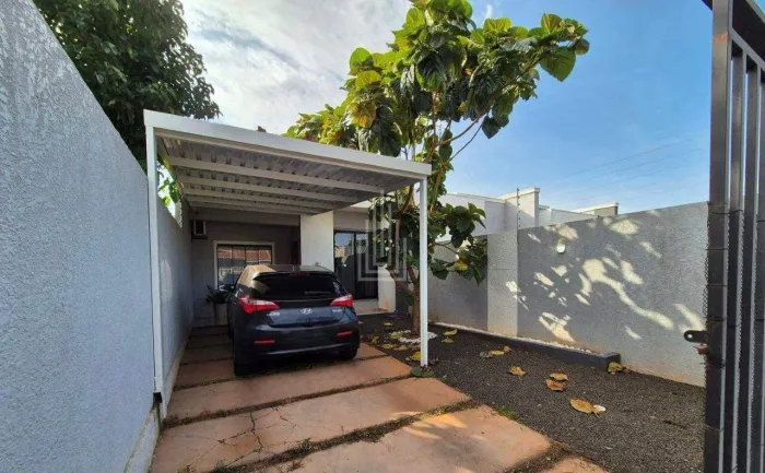 Charmosa casa no Jardim Cataratas, com 02 quartos sendo 1 suíte.