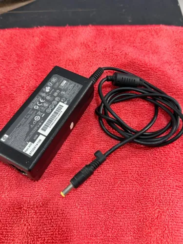 Fonte Carregador Original HP 65W 18.5V 3.5A Ponta Amarela Modelo PPP009L Preco: R$ 65,00