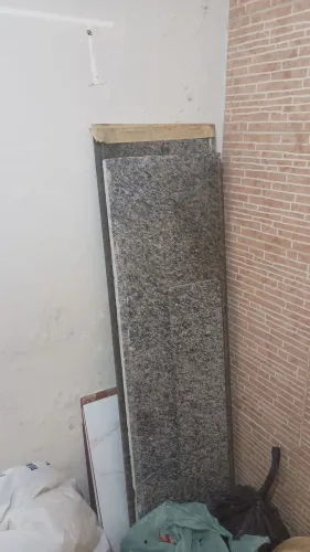 Vendo bancada em granito cinza ocreedida 1,50 por 40 cm