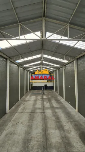 Galpão Novo com 454 m², Mezanino e Pé-Direito de 7,5 Metros em Jundiapeba - Mogi das Cruze