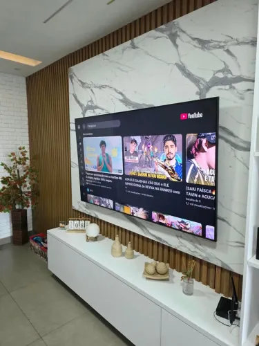 TV SAMSUNG 70 POLEGADAS CRYSTAL UHD 4K