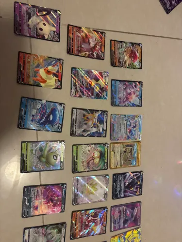27 cartas ultra raras de pokemon