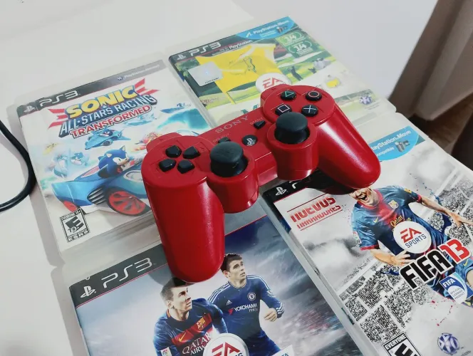 Controle original Playstation 3 excelente estado e 4 jogos