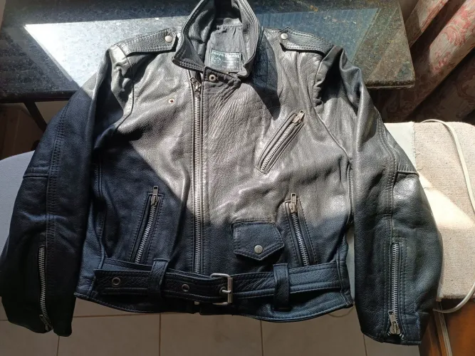 Jaqueta biker de couro legítimo