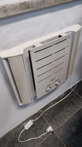 Ar condicionado de janela em ótimo estado