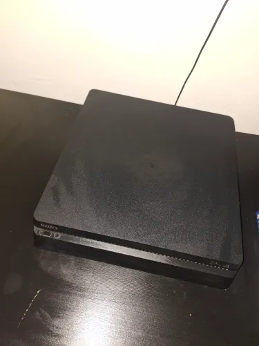 Ps4 slim 1T