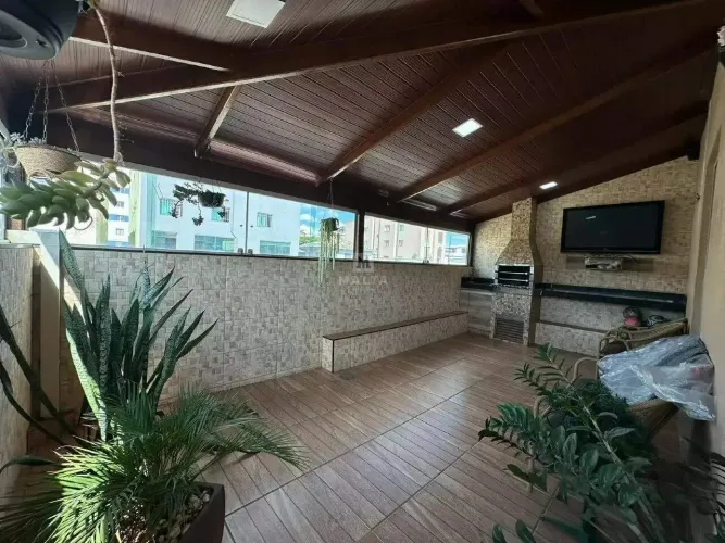 Cobertura à venda no bairro Diamante de 2 quartos