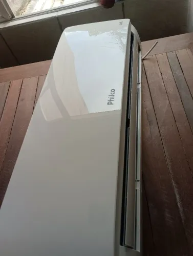 Vende-se evaporadora Philco inverter 9000 btus semi novo.