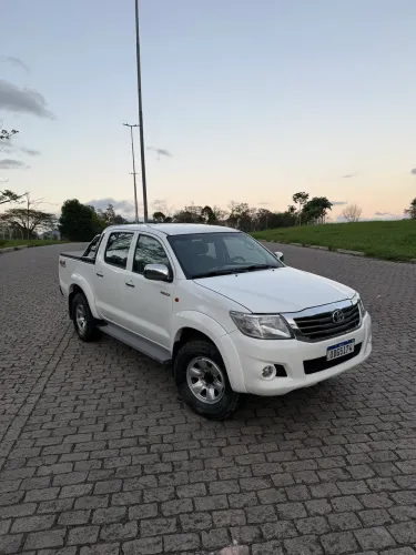 Toyota Hilux CD D4-d 4X4 2.5 16V 102cv TB Dies. 2012
