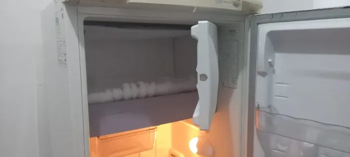 geladeira consul- Em ótimo estado de uso