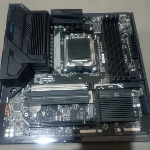Placa mãe AM5 GIGABYTE B850M GAMING X (CAIXA + NF
