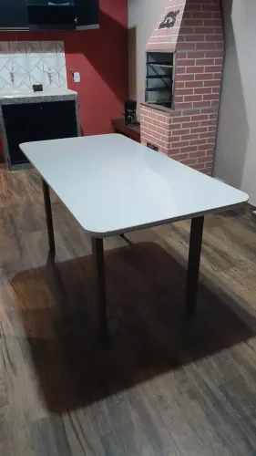 Mesa de Madeira (eucalipto) com Tampo em MDF e Vidro 1,80m X 0,80m cor marrom e bege