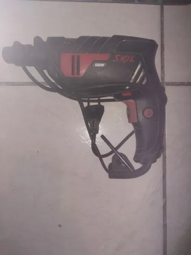 Furadeira e parafusadeira skil para vender logo