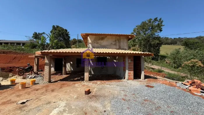 Imóvel para venda possui 1000 metros quadrados com 3 quartos em Curral - Ibiúna - SP
