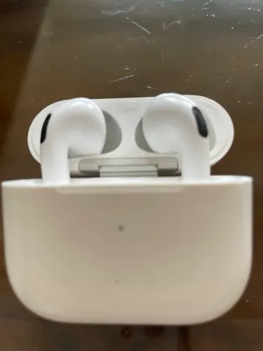 AirPods 3ª geração original (modelo A2564), em ótimo estado.