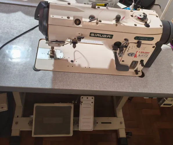 Máquina de costura industrial