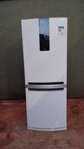 Vendo geladeira Frost Free Brastemp inverse 460 litros bem conservada 