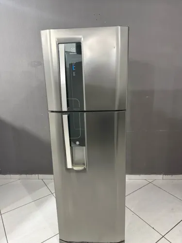 Geladeira Electrolux DW42X Frost Free 380L com dispenser de água na porta (Leia o anúncio)