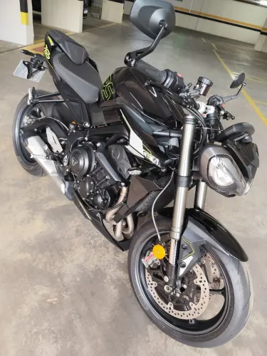 TRIUMPH STREET TRIPLE RS 765 2025 NOVA!!