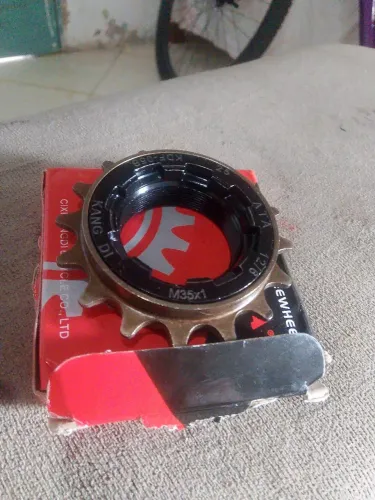 A peça estava nova eu coloquei que ela pega na aro 27 mais pega em qualquer uma bicicleta 